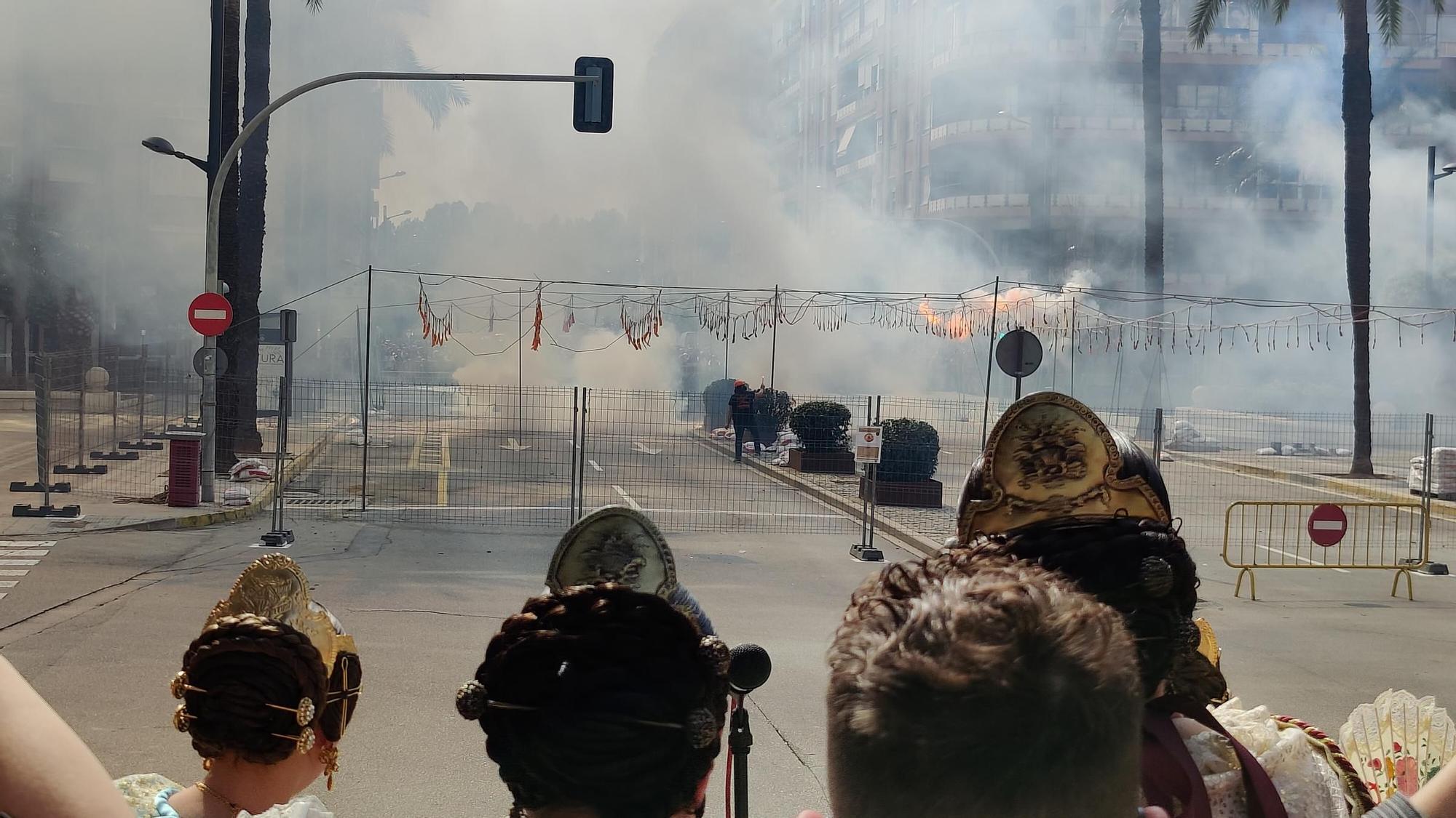 La 'mascletà' del 14 de marzo de Alzira en imágenes