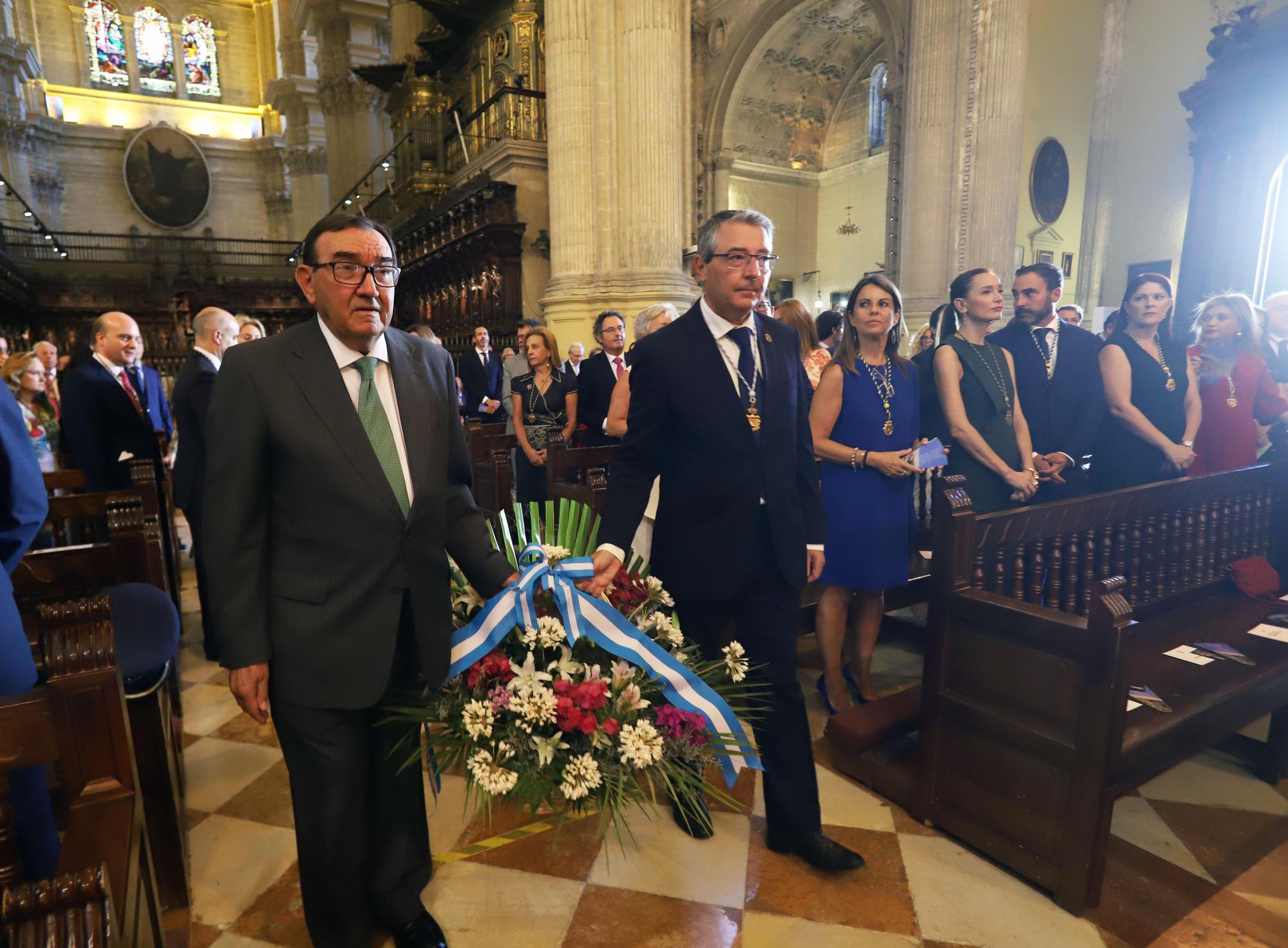 Misa y ofrenda floral a la Virgen de la Victoria en la Catedral de Málaga