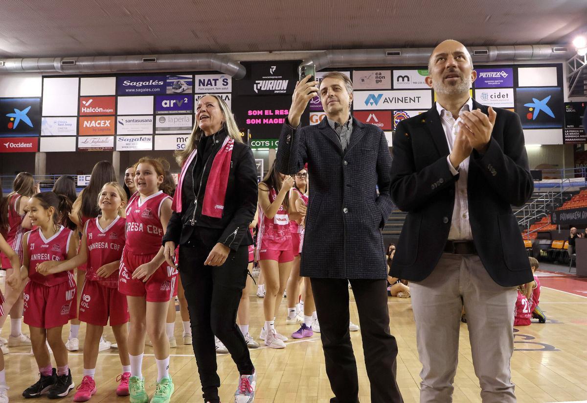 Imatges de la presentació del Manresa Club Bàsquet Femení Imatges de la presentació del Manresa Club Bàsquet Femení