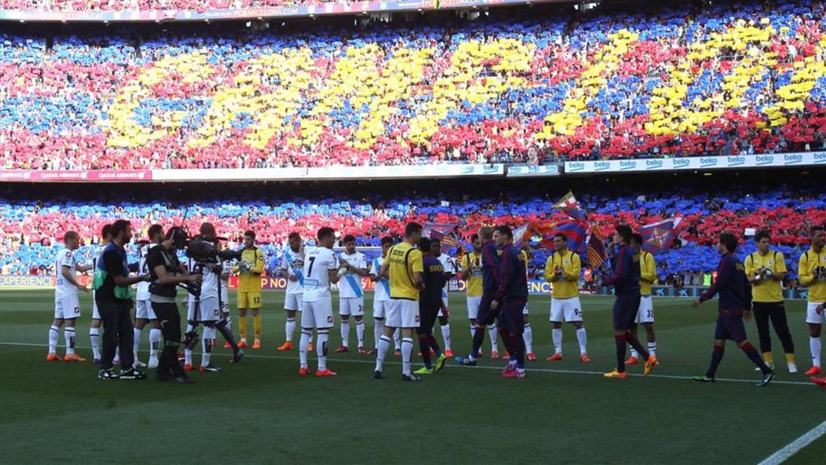 El último pasillo del Deportivo al FC Barcelona fue en la última jornada de la temporada 2014-2015