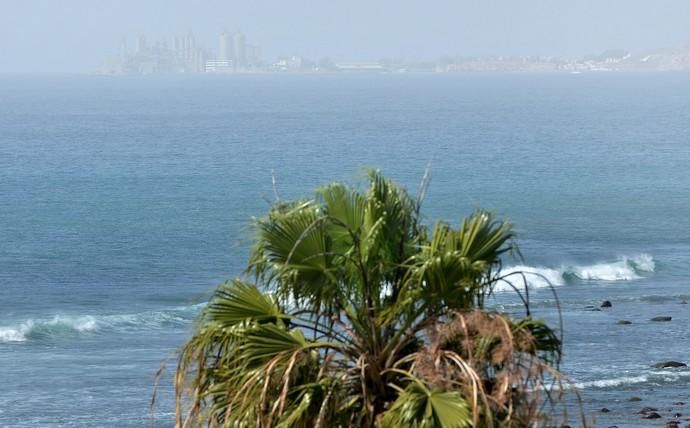 22/02/2019 MASPALOMAS, SAN BARTOLOMÉ DE TIRAJANA. Imágenes de calima en el Sur, tomadas desde el Faro de Maspalomas. SANTI BLANCO