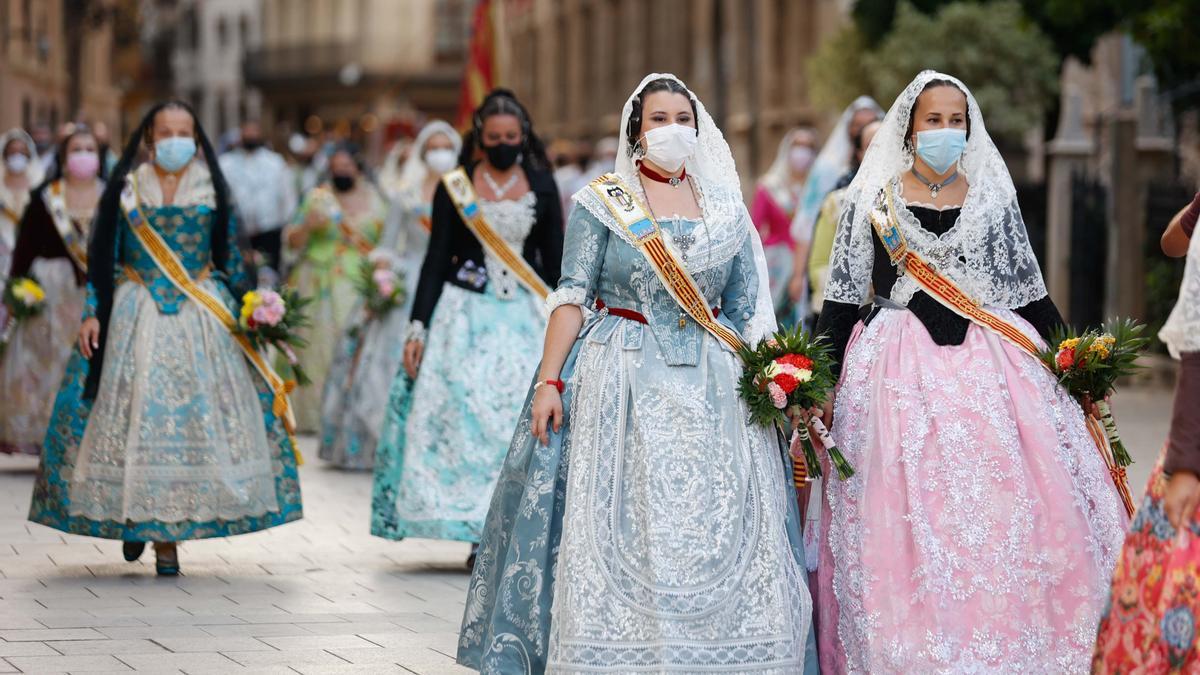 Búscate en el segundo día de Ofrenda por la calle Caballeros (entre las 18.00 y las 19.00 horas)