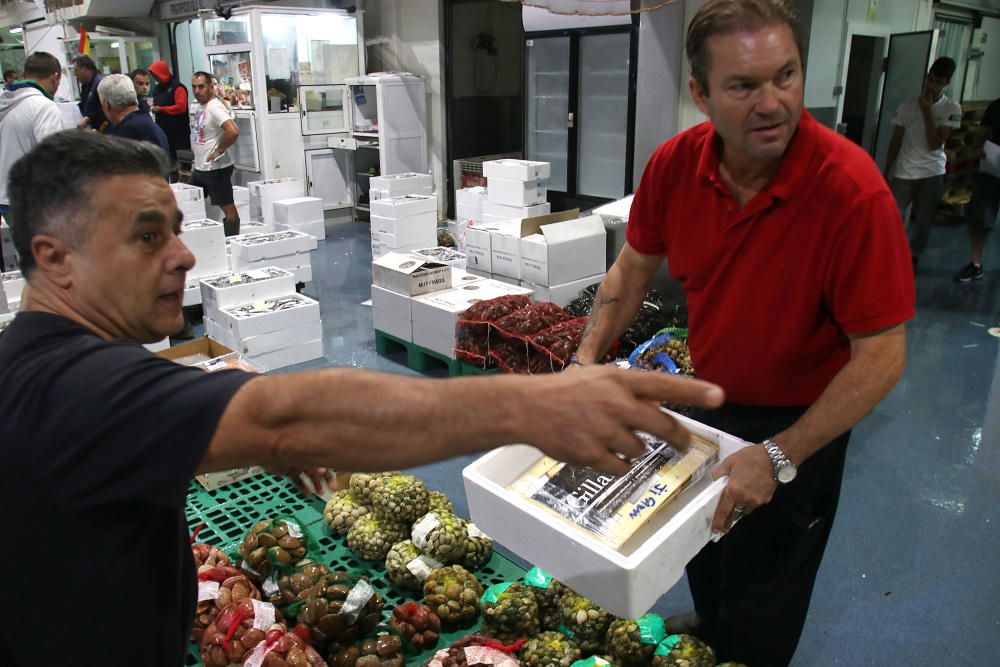 Así es un día de trabajo en la pescadería de Mercamálaga