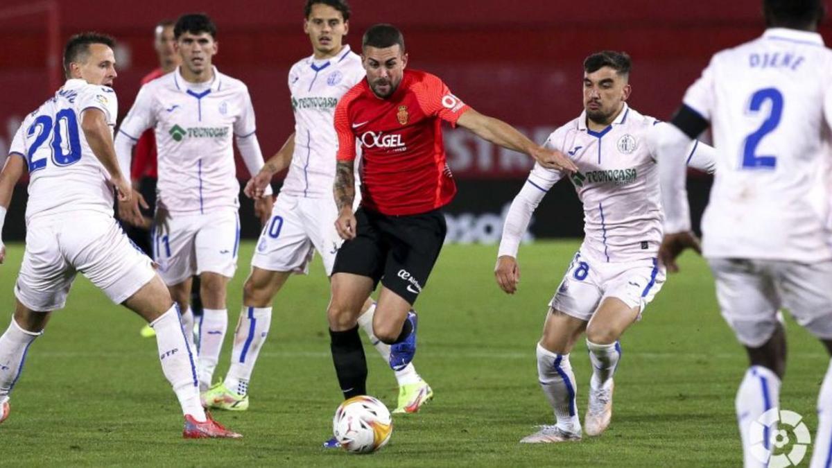 Bei Real Mallorca bewegt sich meist nur der Spieler, der im Ballbesitz ist. In diesem Fall Dani Rodríguez.  | FOTO: LOF