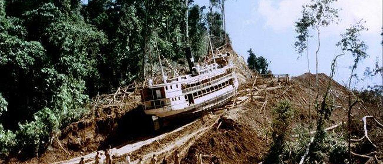 Escena de la película &#039;Fitzcarraldo&#039;, de Werner Herzog, 1982.