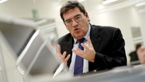 Escrivá planteja un complement de pensió de 20 euros per fill
