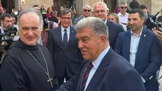 Baño de masas de Laporta en Montserrat y silencio sobre el mercado
