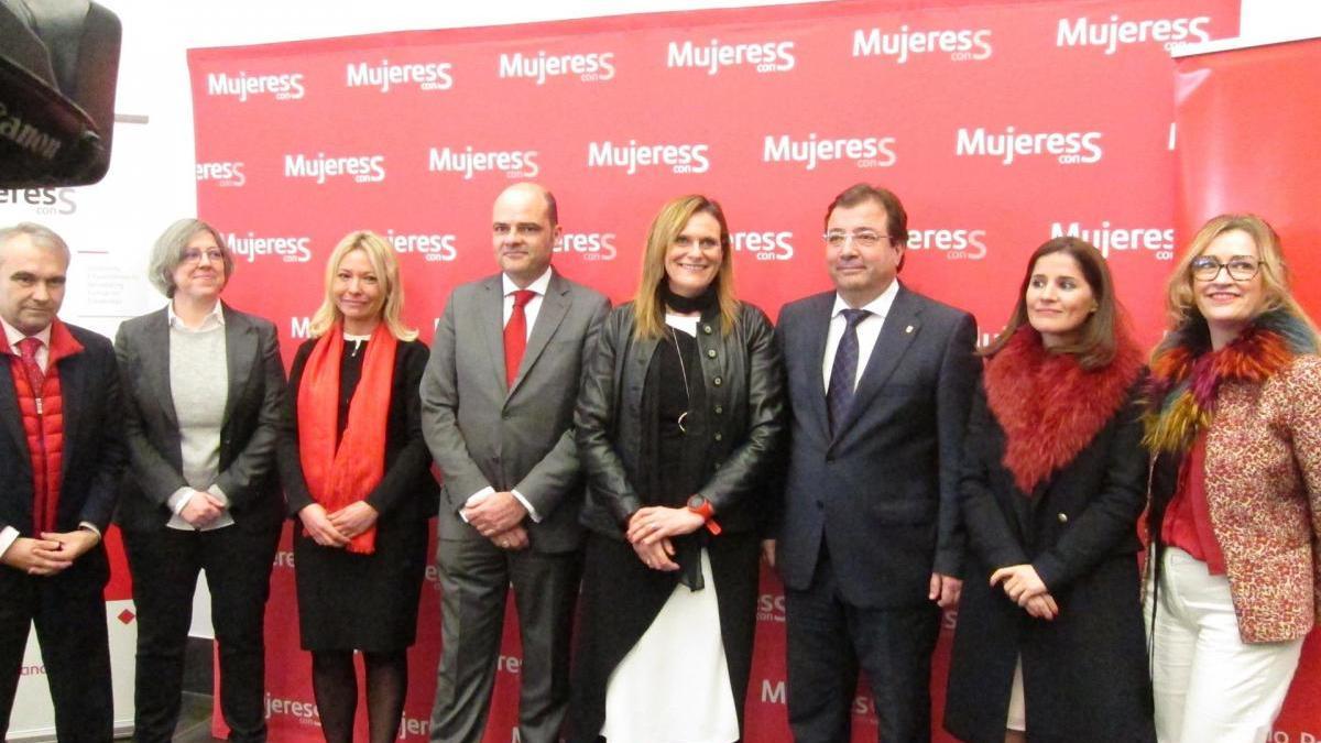 500 mujeres se reúnen en Badajoz en &#039;Mujeres con s&#039; que impulsa el talento y liderazgo femenino