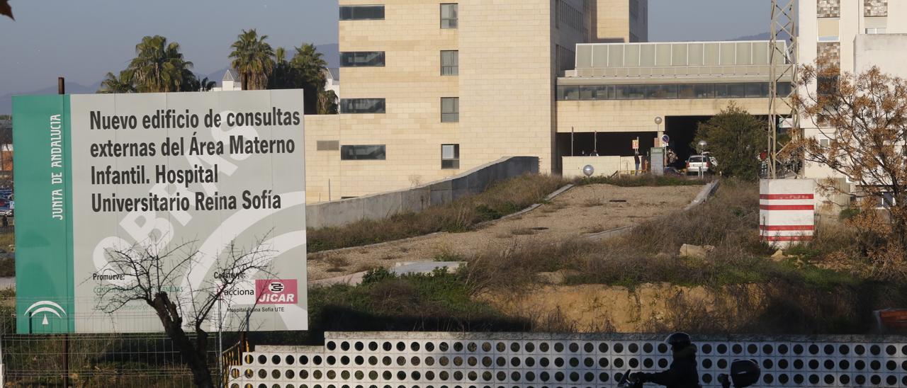 Imagen de las obras paradas de las consultas externas del hospital materno infantil del Reina Sofía.