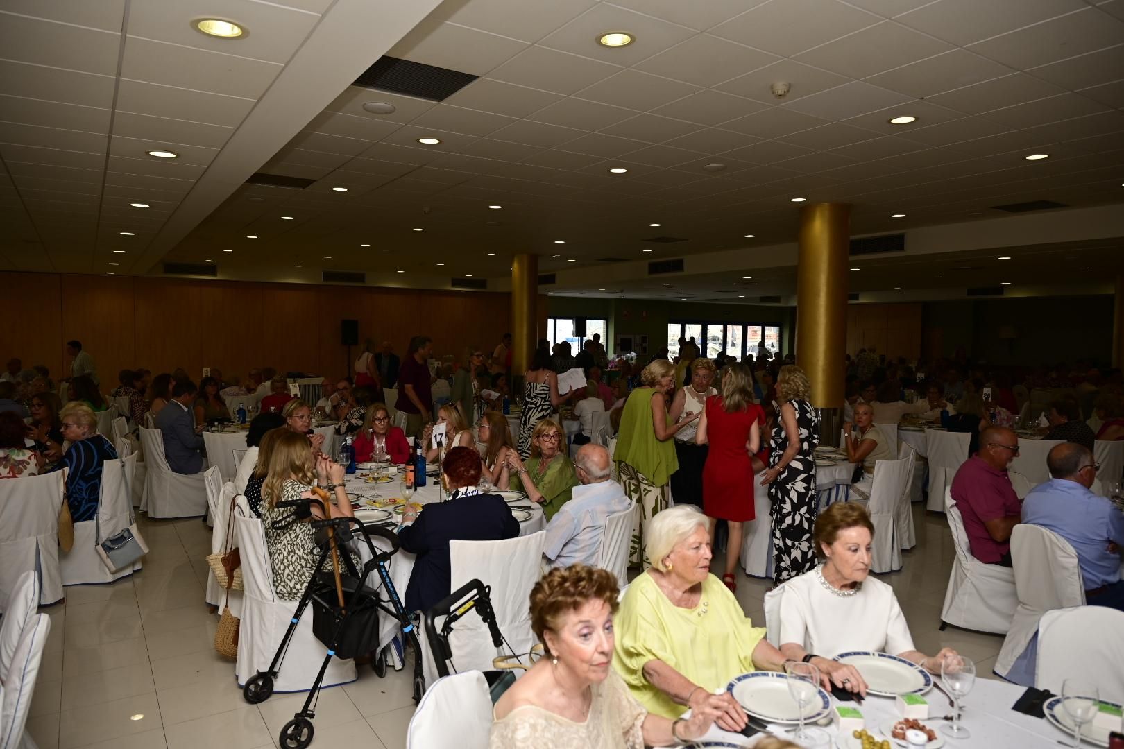 Gala solidaria a beneficio de la Asociación Conta el Cáncer en Castelló