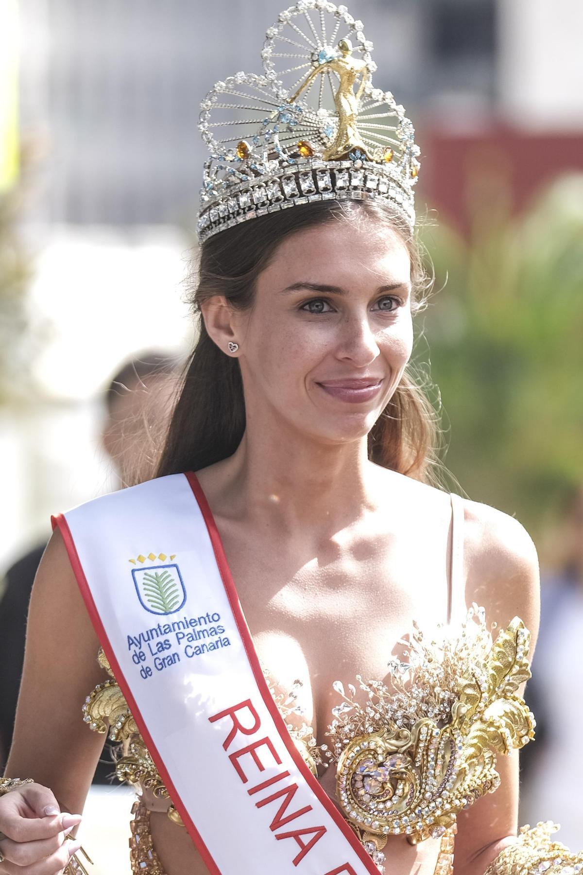 Katia Gutiérrez, con la corona de Reina.