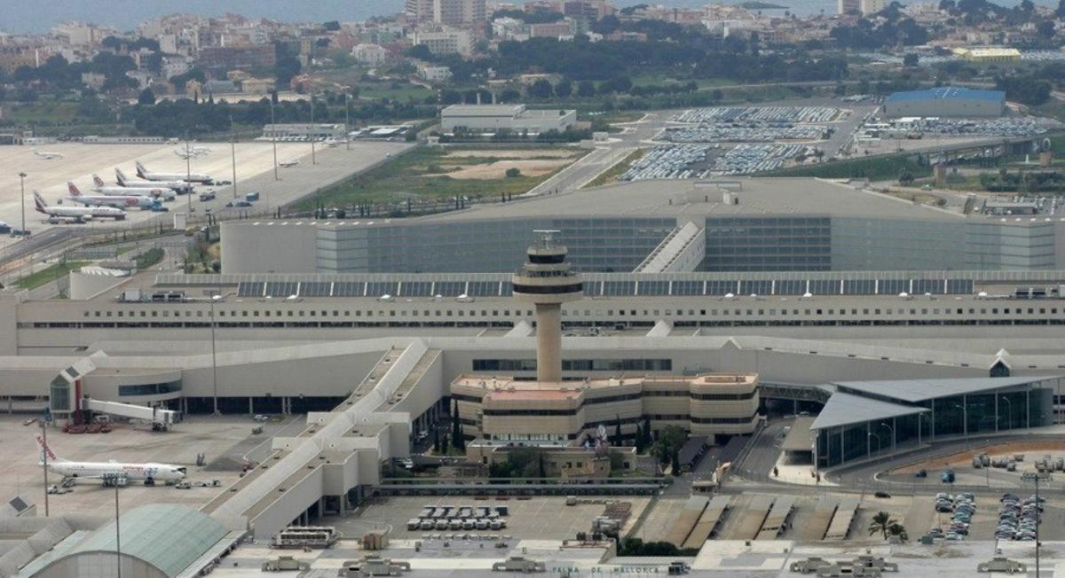 L’aeroport de Palma, principal porta d’entrada a les Balears.