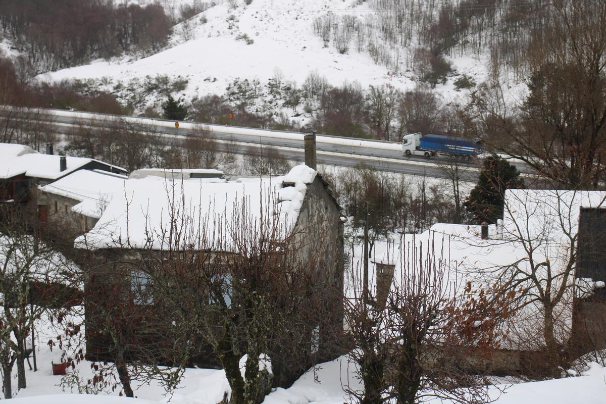 La nieve vuelve a conquistar Sanabria.