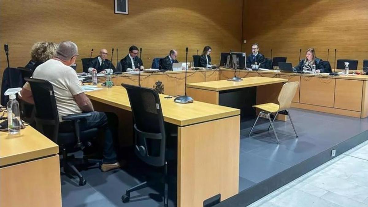 Juicio celebrado en la Audiencia Provincial de Las Palmas contra un hombre acusado de agredir a su sobrina