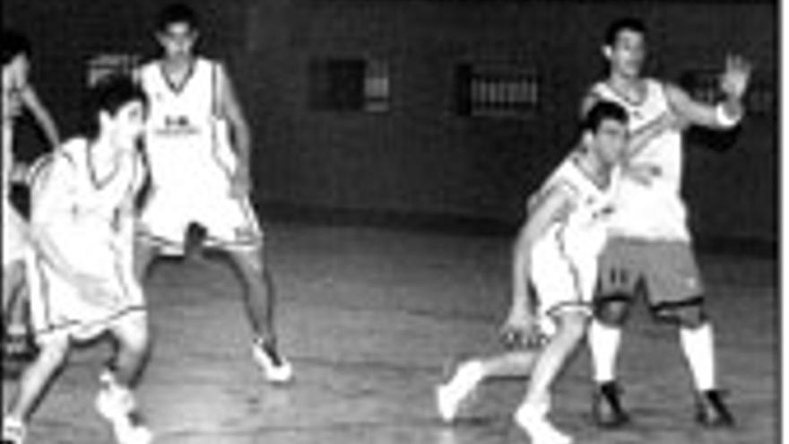 Los equipos moralos de baloncesto saldan sus partidos con derrota