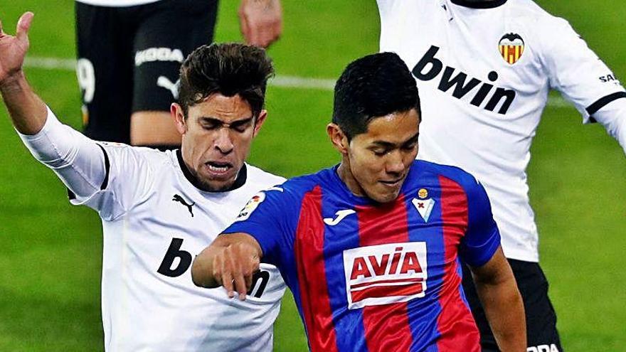 Gabriel Paulista, durante el partido del pasado lunes en Ipurua.