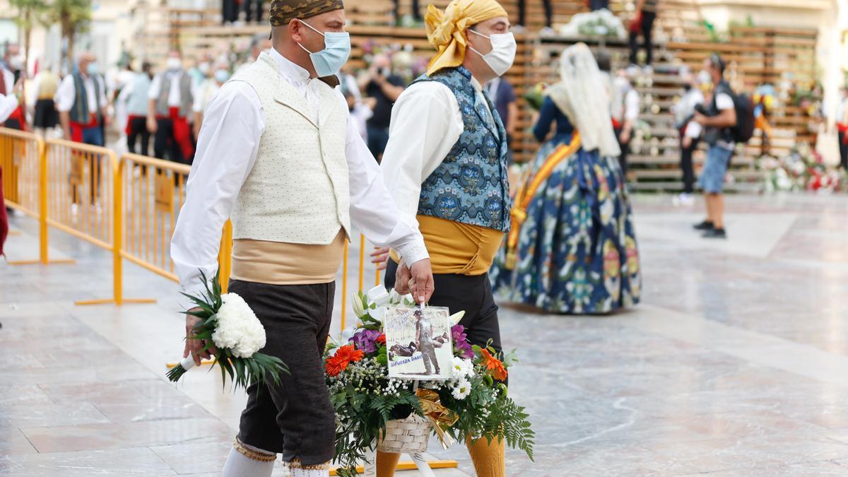 Búscate en el segundo día de Ofrenda por la calle Caballeros (entre las 17.00 y las 18.00 horas)