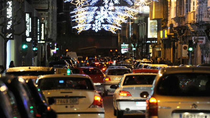 Afección en el tráfico en la plaza de Lugo durante las pasadas fiestas navideñas.