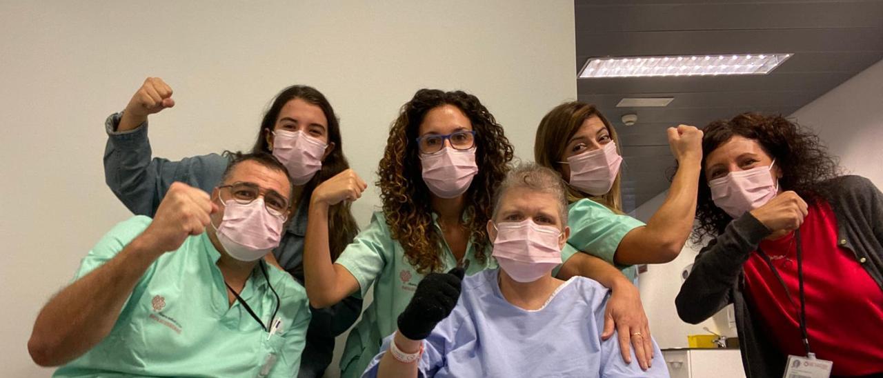 Mascarillas rosas en el Hospital del Vinalopó de Elche.