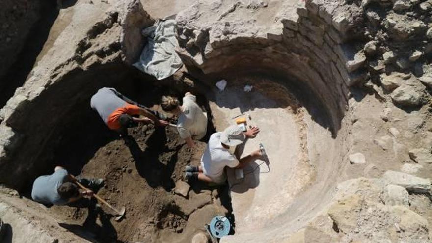 Primera fase Las excavaciones sacan a la luz unas termas más grandes de lo previsto