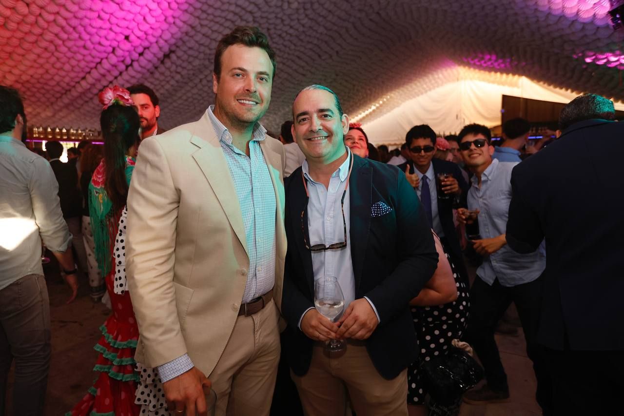 El tardeo se impone en las casetas de la Feria de Córdoba para disfrute de propios y extraños