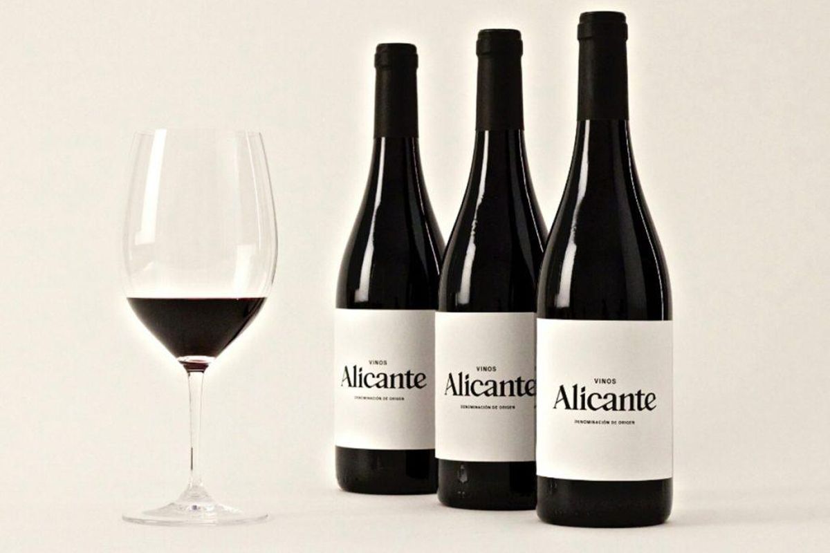 Alicante cuenta con una denominación de origen propia en el sector vinícola.