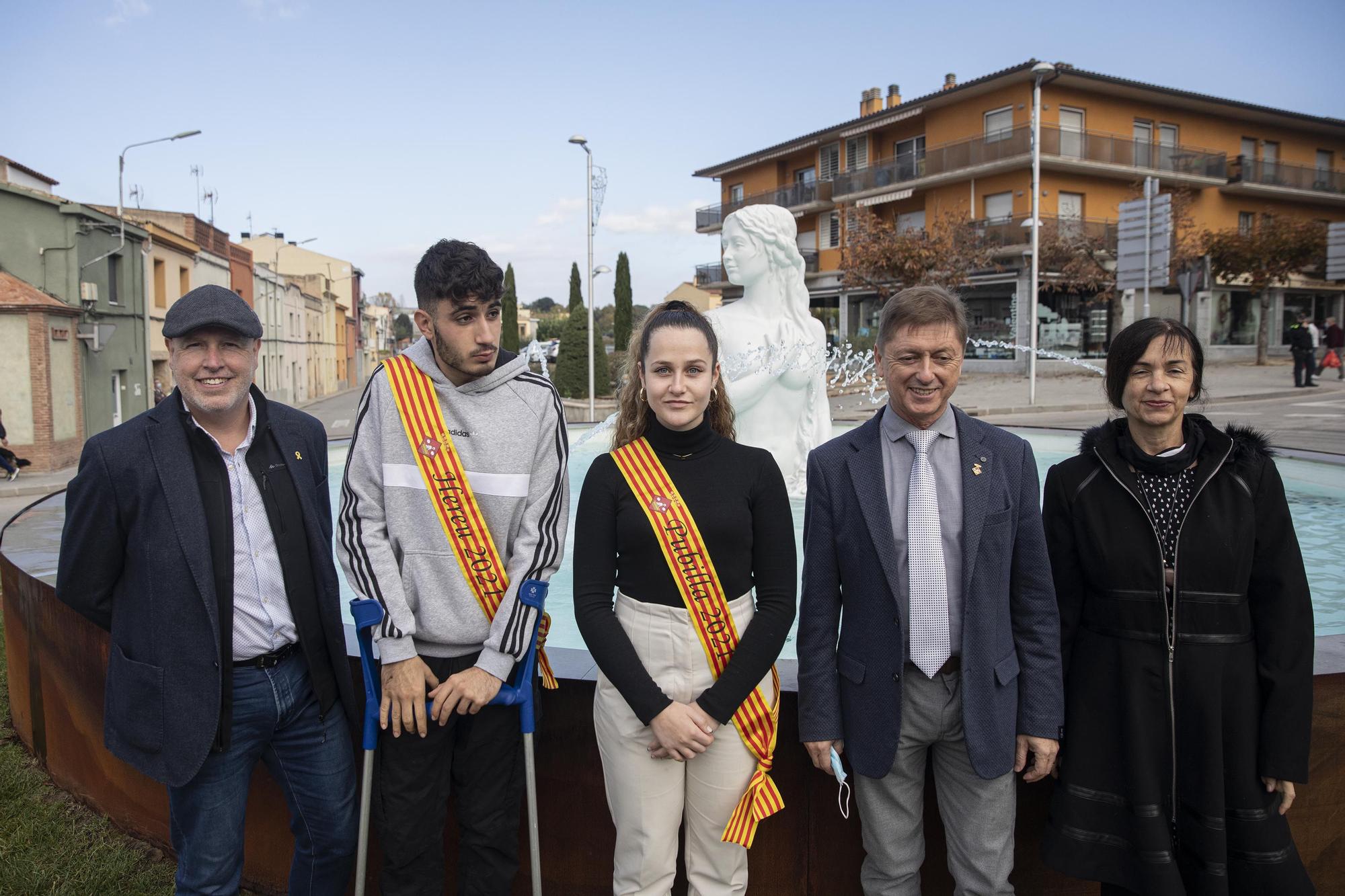 Caldes inaugura una escultura a l’aigua termal a la rotonda de Cal Ferrer