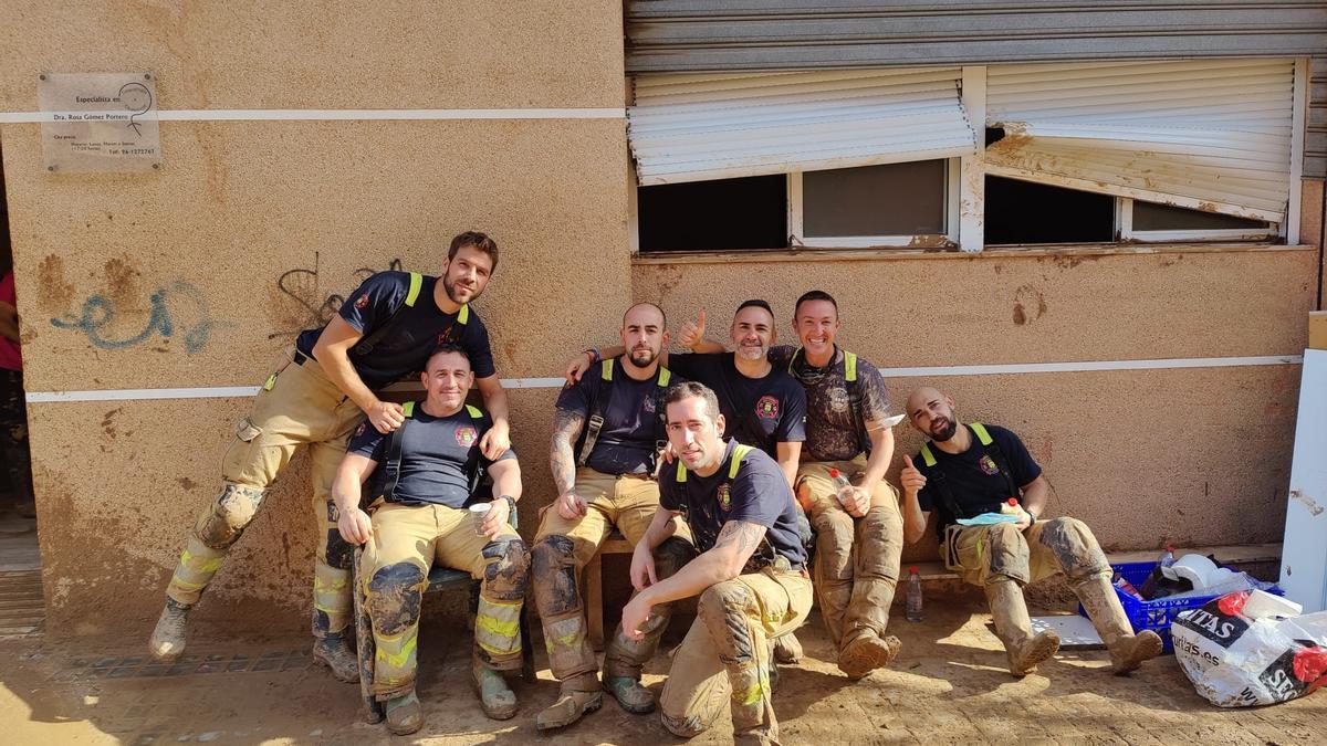 Los dos bomberos fallecidos en Alcorcón durante su estancia en el barrio del Charco de Catarroja.