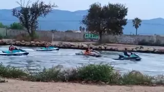 Nuevos problemas en la desembocadura del Xúquer: de la prohibición de la pesca a las carreras de motos acuáticas