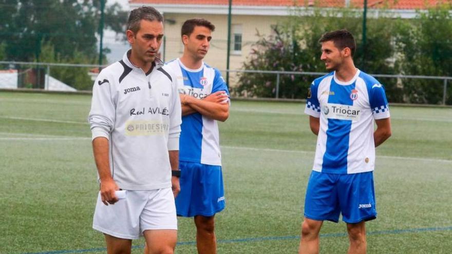 Borja Noval y Jorge Fidalgo, dos de los tres jugadores seleccionados por Xiel, con Pablo Lago.