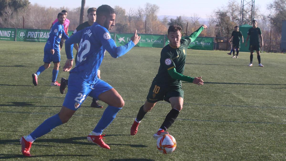 Ale Marín, en el partido amistoso del Córdoba B ante el Linares en la Ciudad Deportiva.