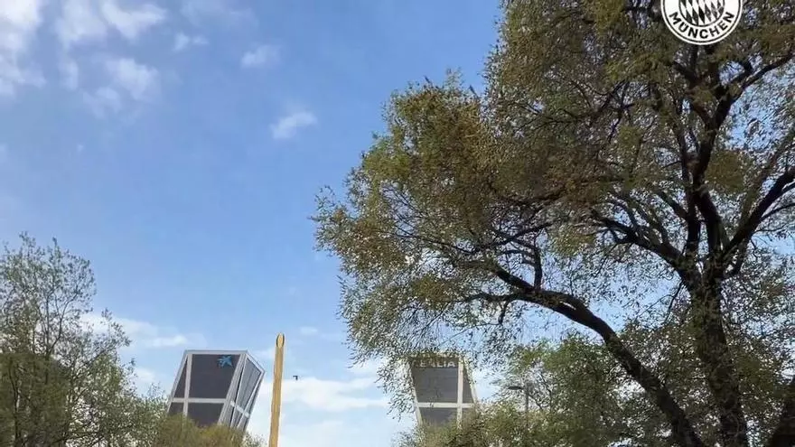 Los aficionados del Bayern de Múnich se ponen en marcha hacia el Bernabéu