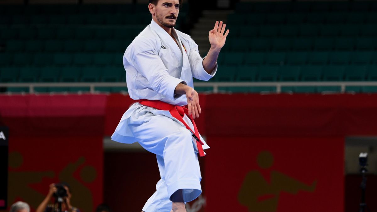 Damián Quintero, medalla de plata en kárate