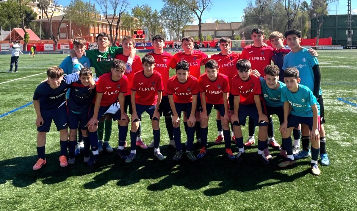 Los jugadores del Infantil A de la UE Tavernes, en una imagen de esta campaña