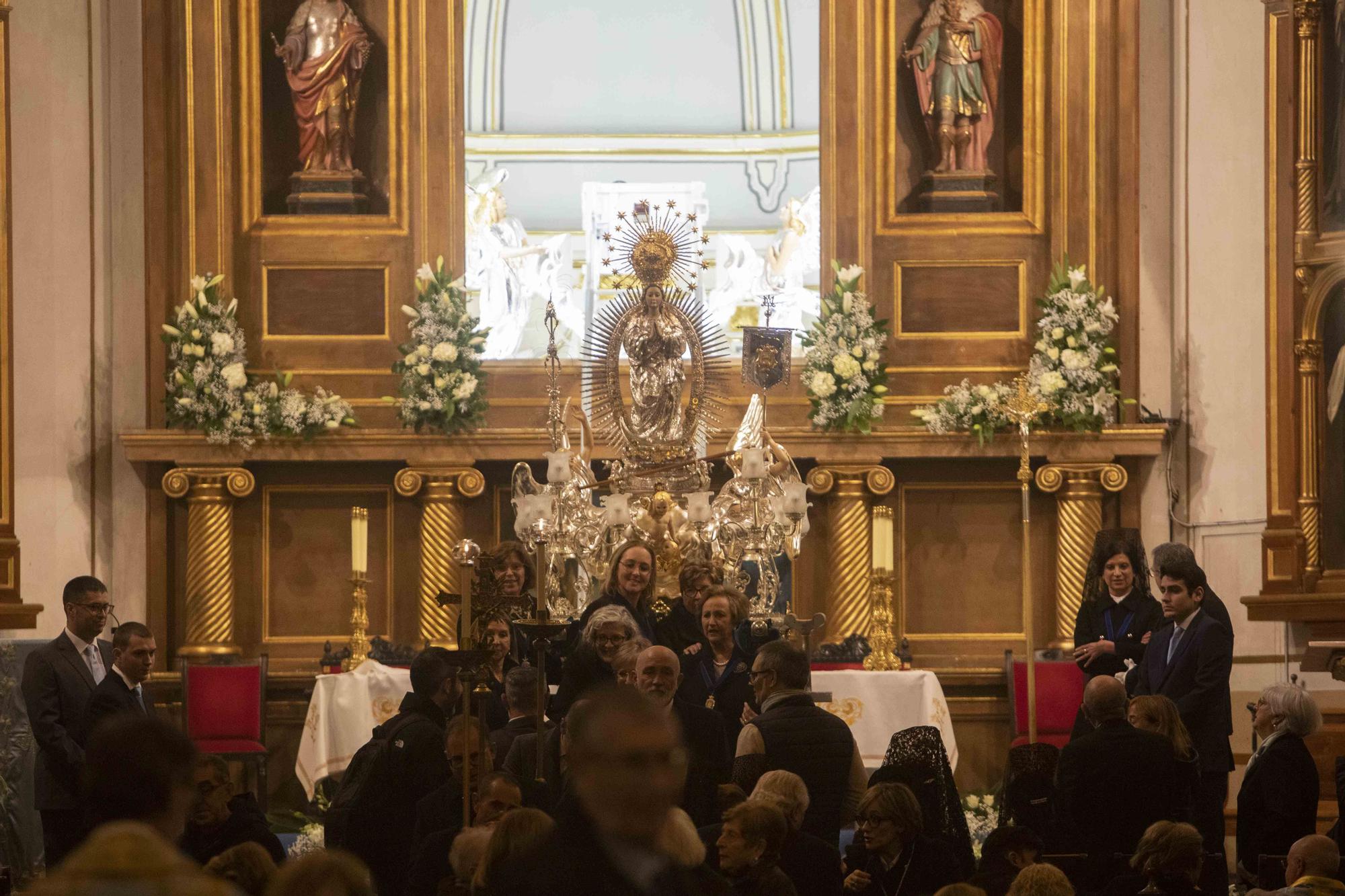 Ontinyent se vuelca con la tradiconal procesión de la Puríssima