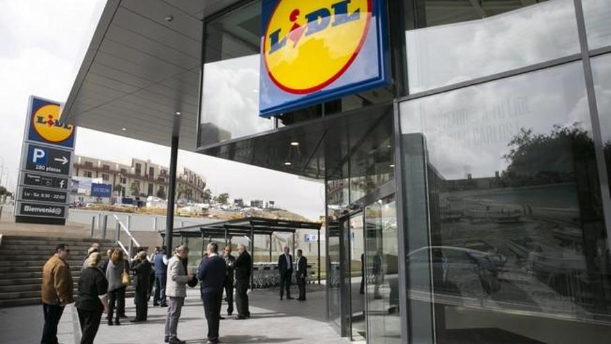 Nuevo supermercado de la cadena LiDL, en la Avenida Juan Carlos I