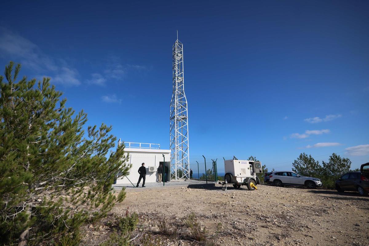 Una nueva antena para ‘iluminar’ las telecomunicaciones en sa Cala y Sant Joan Una nueva antena para ‘iluminar’ las telecomunicaciones en sa Cala y Sant Joan