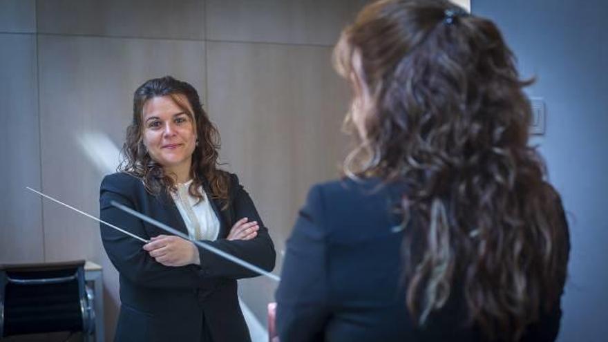 «Si detrás de un gran hombre hay una gran mujer, detrás de una gran mujer hay una gran soledad»