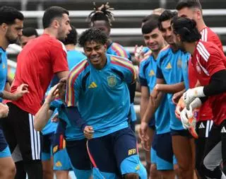 La pilota, el tallafocs davant França