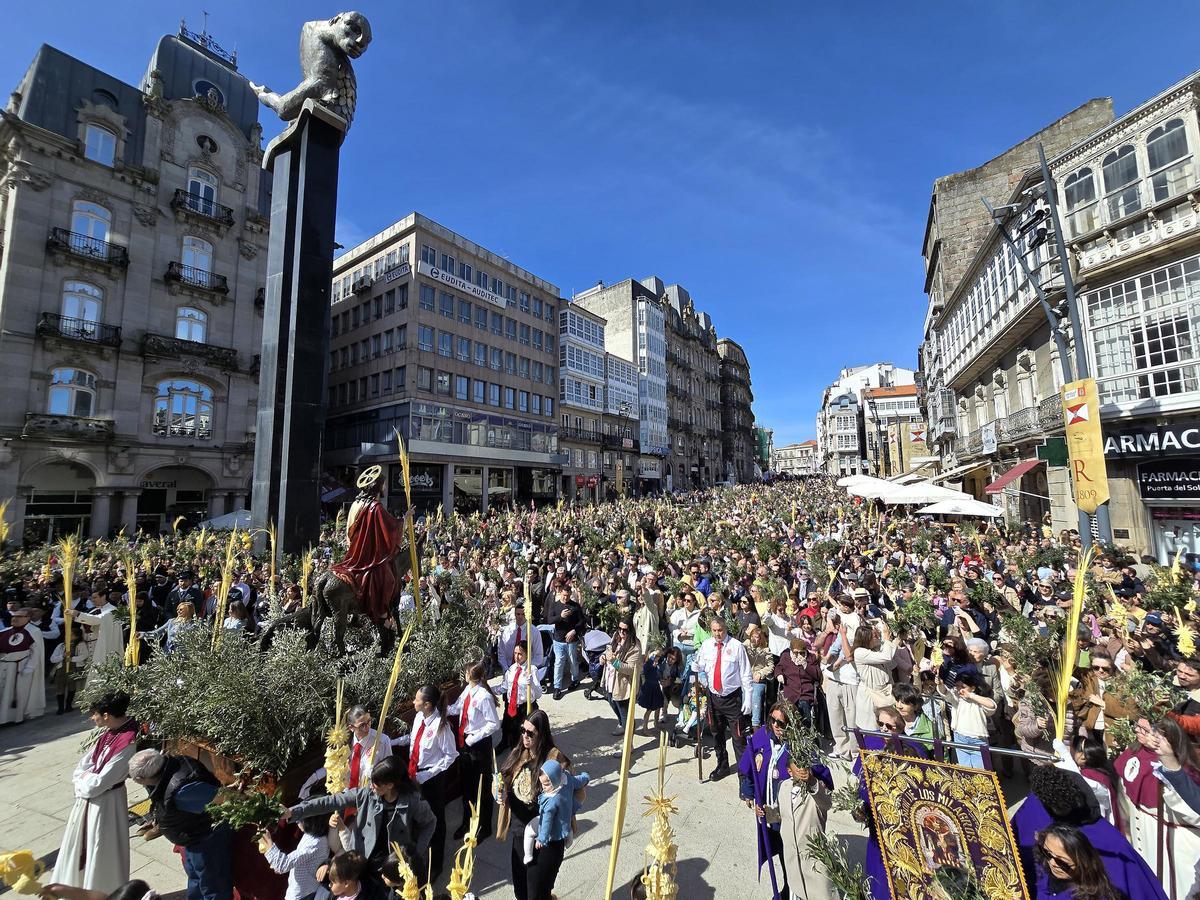 La procesión de la Borriquita de Vigo este Domingo de Ramos, en imágenes