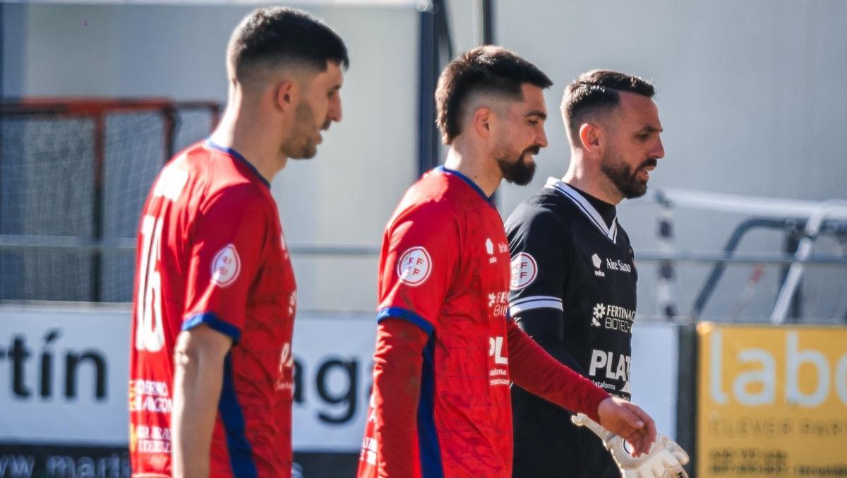 Albisua, Relu y Rubén Gálvez, durante el partido en casa ante el Sabadell.