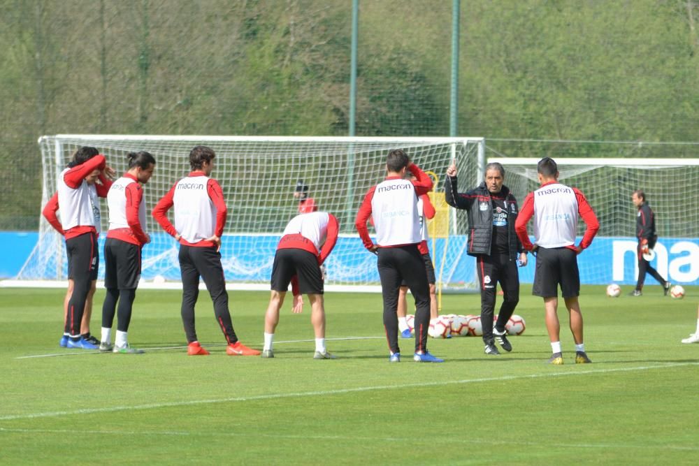 Tras un fin de semana de descanso debido a la expulsión del CF Reus,  los jugadores continúan con la preparación física y mental para recibir a la UD Almería en Riazor.