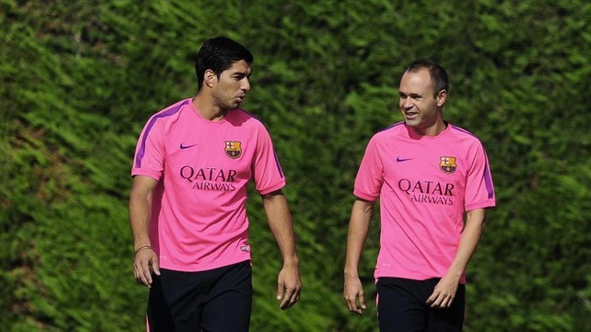 marcoslfc barcelona s andres iniesta  right  and luis sua140901193539