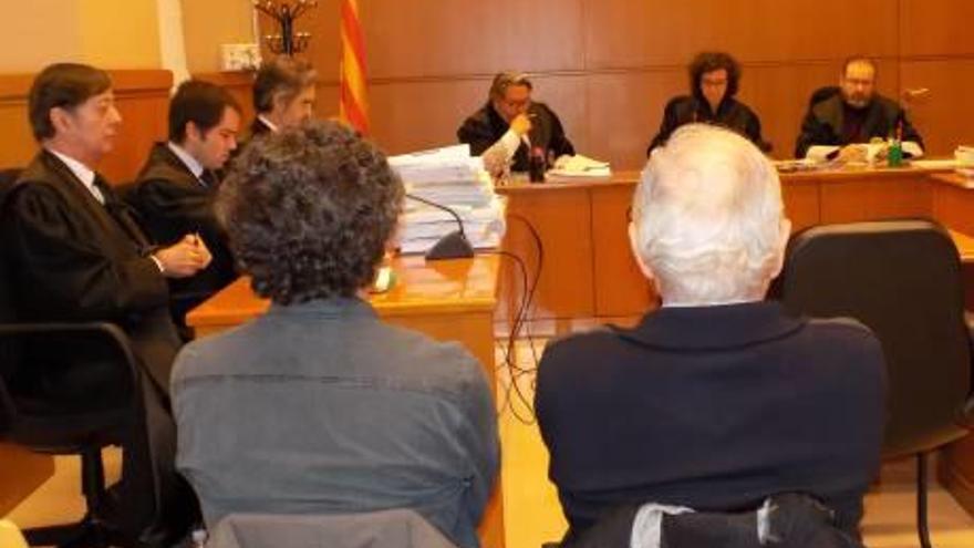 D&#039;esquena, Riba i Tarrés, durant el judici a l&#039;Audiència de Barcelona