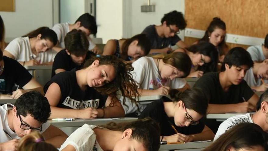 Imagen de un examen de Selectividad del pasado año en el Campus de Espinardo de la Universidad de Murcia.