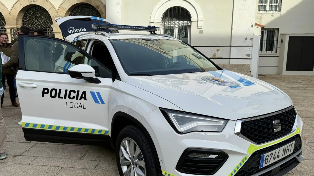 Uno de los vehículos nuevos adquiridos para la policía local.