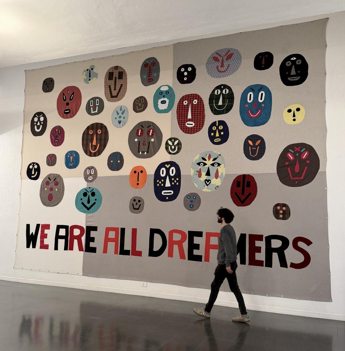 Mural textil realizado con la diseñadora Marga Mayol. Obra colosal de 5x7metros realizada en Alaró, este verano, y presentada ahora en Milán