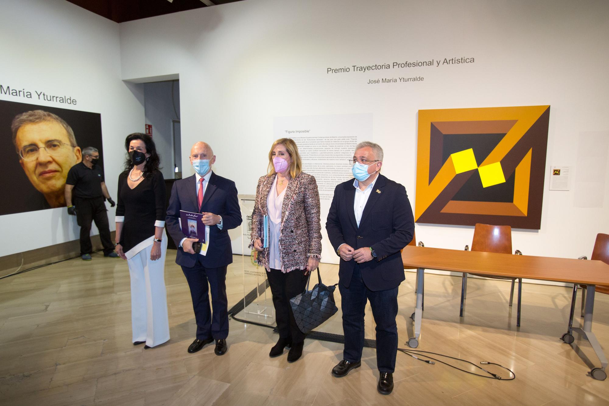 Inauguración de la exposición de los Premios Miradas de la Fundación Alió