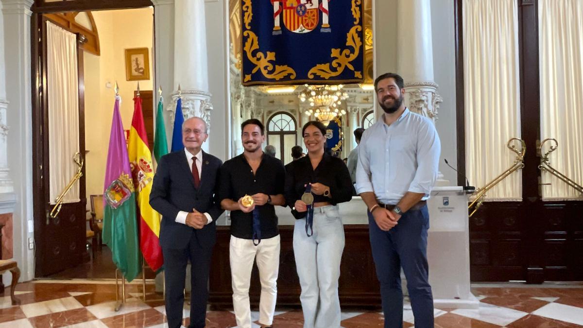 Encuentro entre el Ayuntamiento de Málaga y los karatecas Damián Quintero y María Torres.