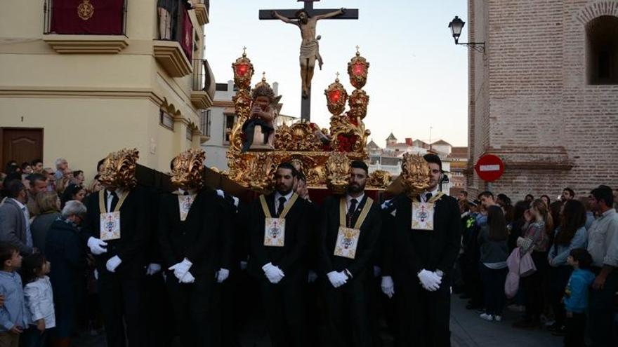 El Cristo de los Vigías procesionó el Viernes Santo por las calles de Vélez Málaga.